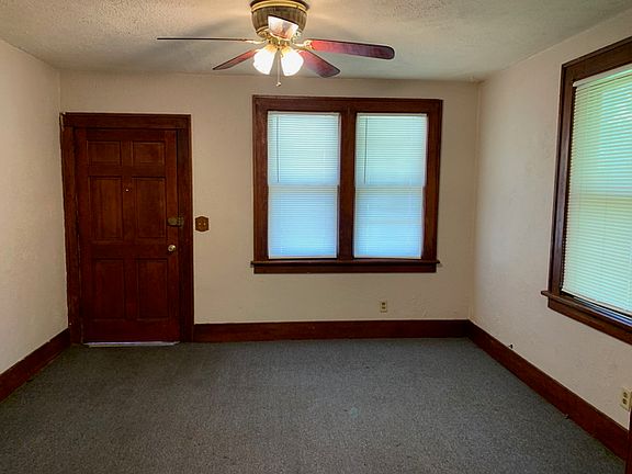4th image of 2119 N Underhill St