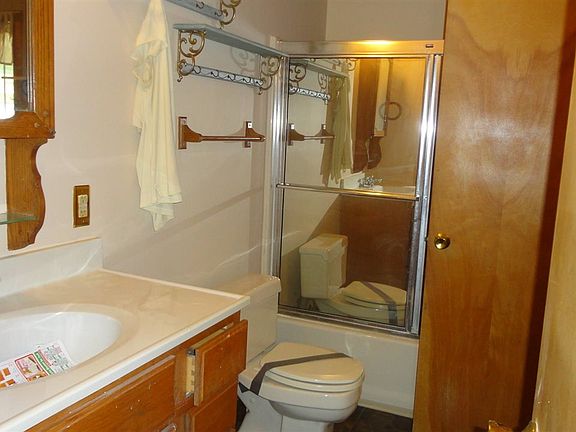 5th image of 3795 Country Squire Blvd