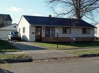 35327 Phyllis St, Wayne, MI 48184