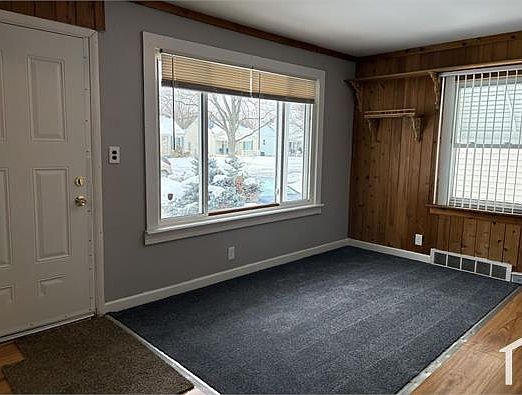 3rd image of 18811 Woodland St