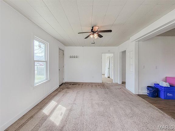 4th image of 307 W Eldon St