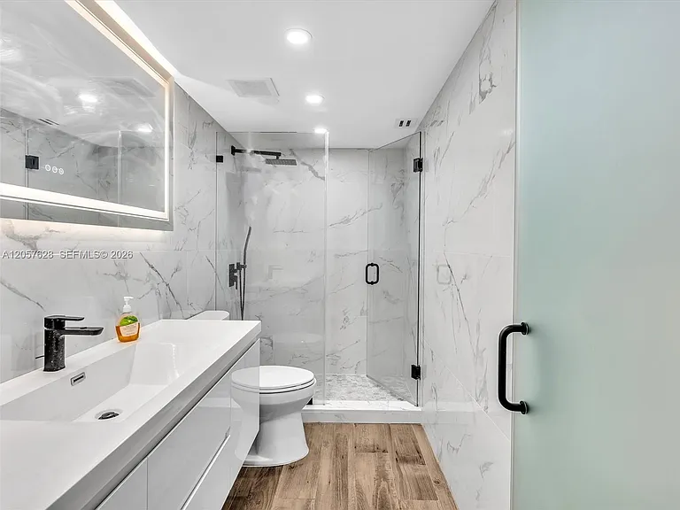 10000 W Bay Harbor Dr #201 — Photo 21