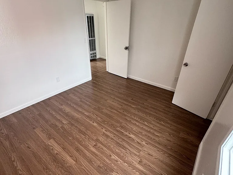 6429 Shattuck Ave #B — Photo 3