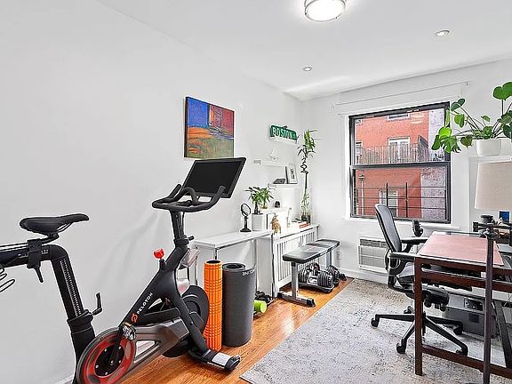3rd image of 334 W 89th St APT 3