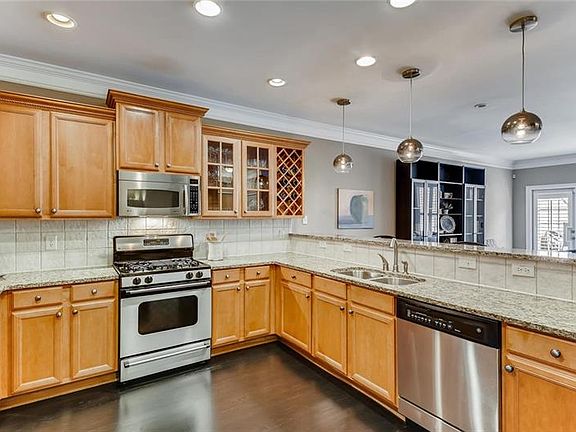 4th image of 3109 Nichols St SE