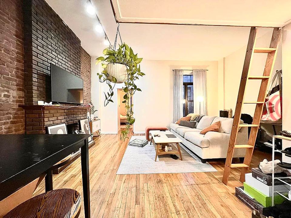 1st image of 126 W 71st St APT 3B