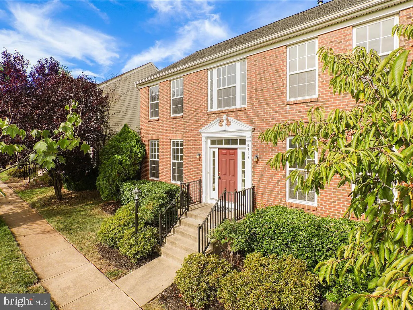 4 bed, 2.5 bath, 2144 sqft, $3,400 — Photo 3