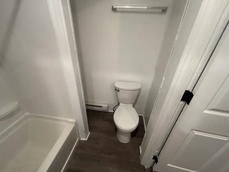 409 W Broad St #7 — Photo 12