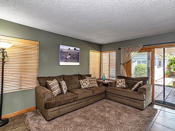 5th image of 892 Jasper Ave