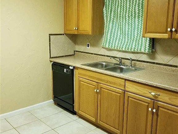 5th image of 1505 La Fonda Dr