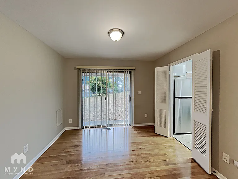400 Lady Guinevere Way — Photo 8