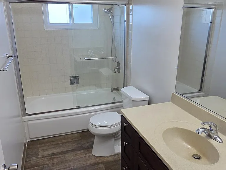 2270 John Ct #9 — Photo 6