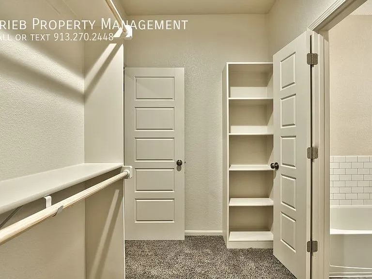 584 S Poplar St — Photo 35