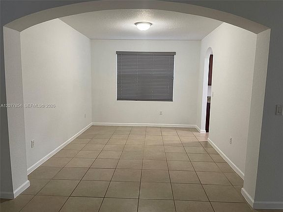 4th image of 165 SE 21st Ter