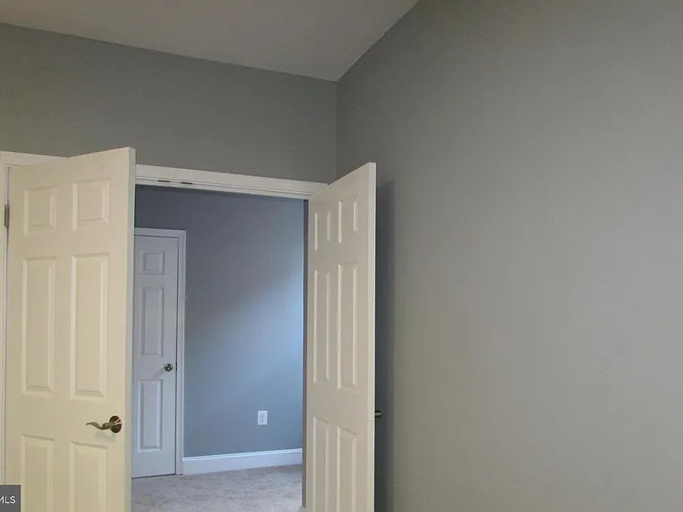 2735 Chesterfield Ave — Photo 21