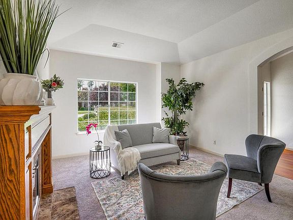 4th image of 16990 Marbella Ct