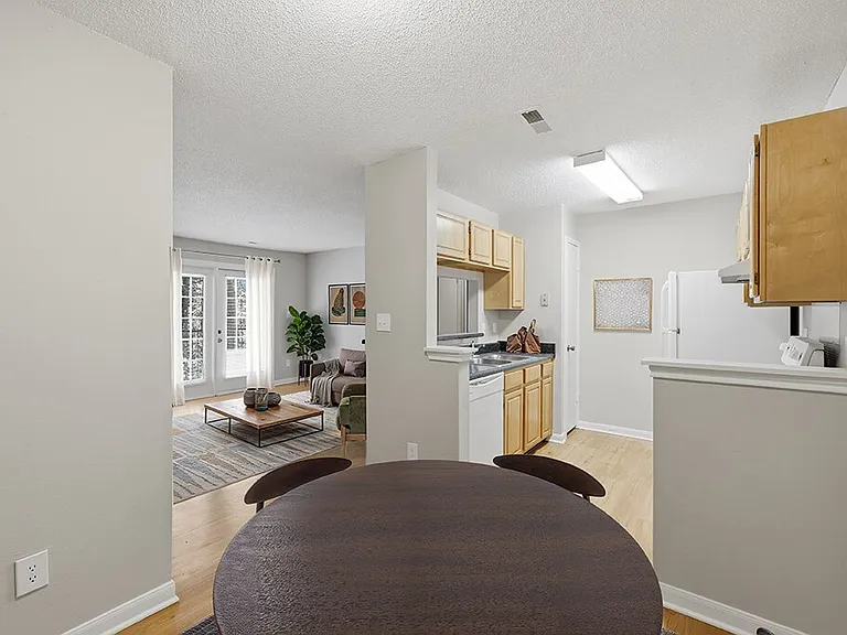 Greens of Pine Glen Apartments — Photo 5
