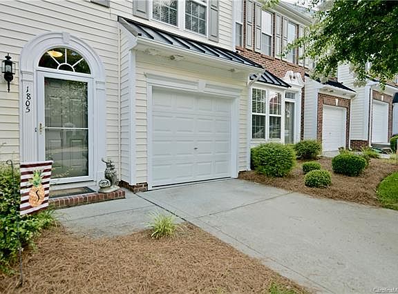 3rd image of 1805 Robinwood Village Dr