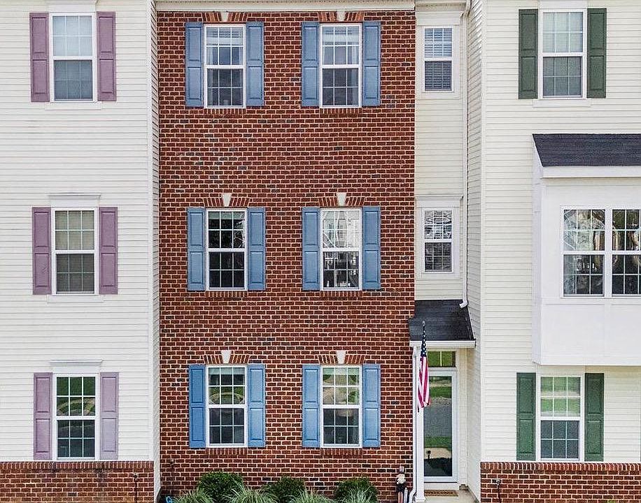 1st image of 302 N Parkway Dr