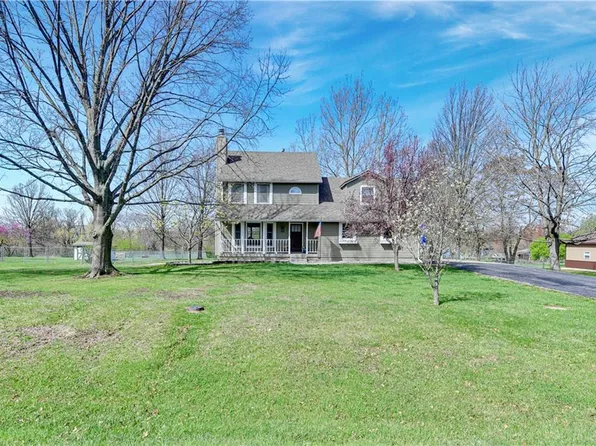 20190 Dearborn Dr, Stilwell, KS 66085