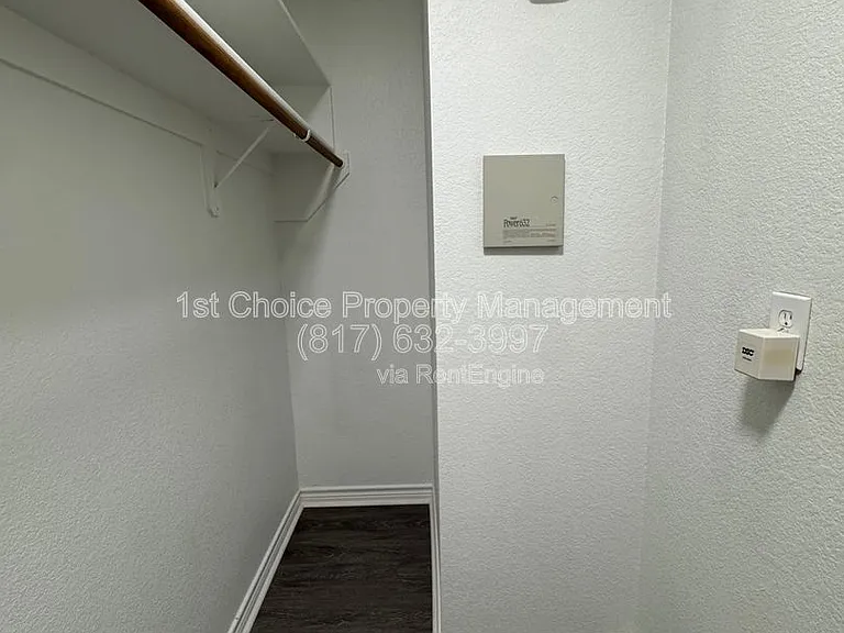 924 Marist Dr — Photo 18