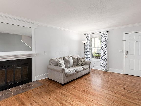 4th image of 1109 Farmlane Dr
