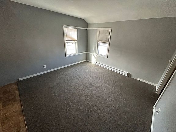 3rd image of 500 Main St #1/2