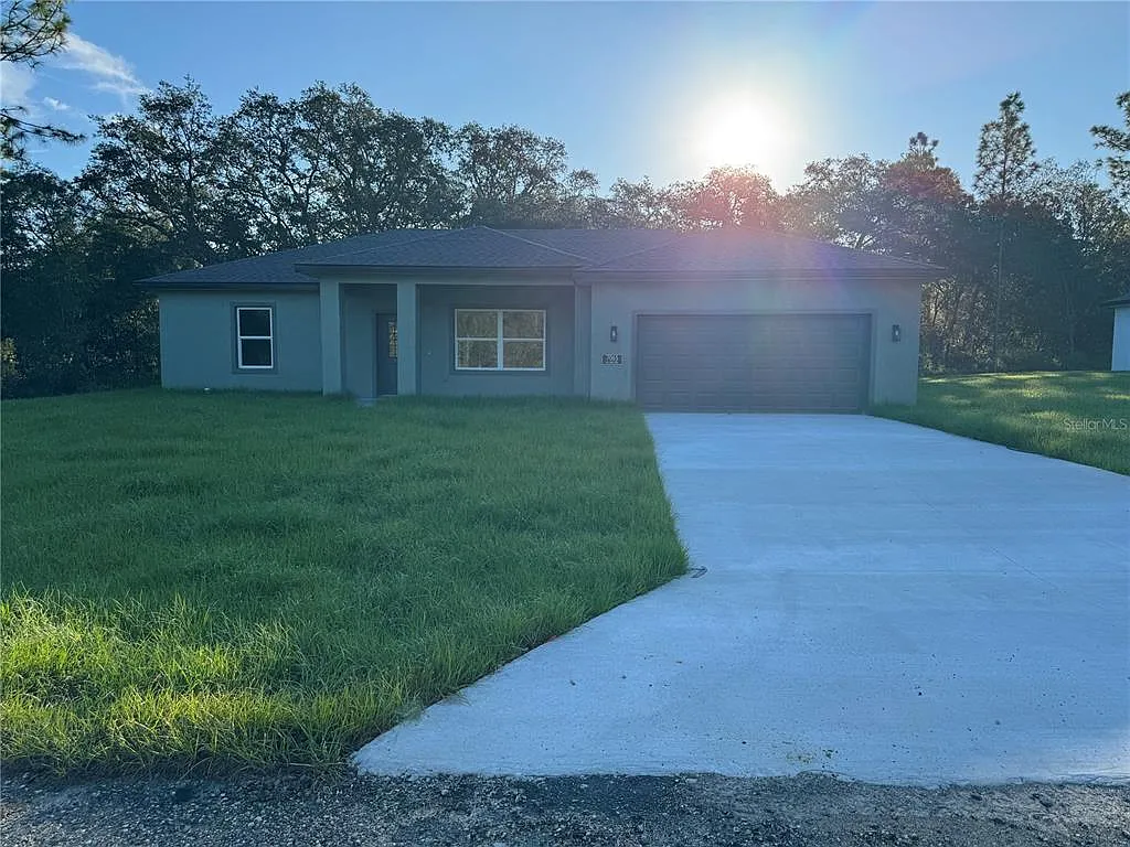 3 bed, 2.0 bath, 1540 sqft, $1,900 — Photo 1