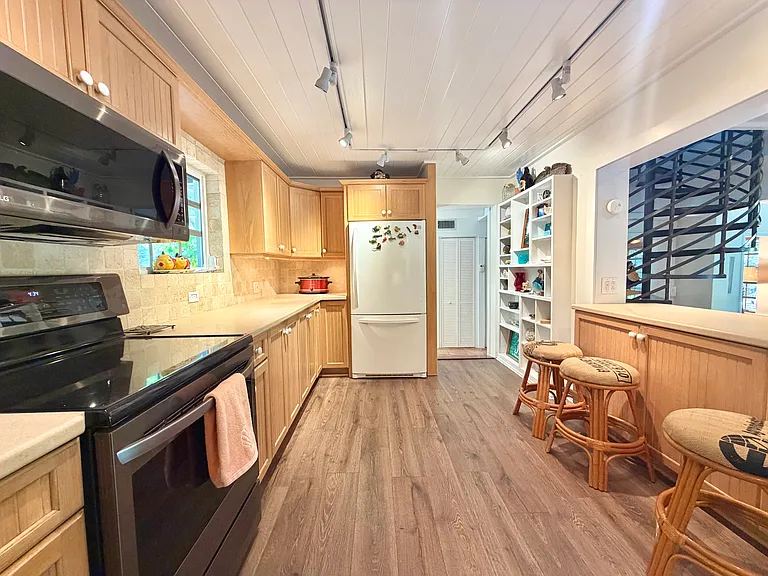 111 N Bay Harbor Dr — Photo 27