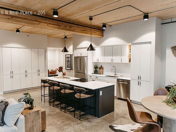 4th image of 301 N Reid St #205