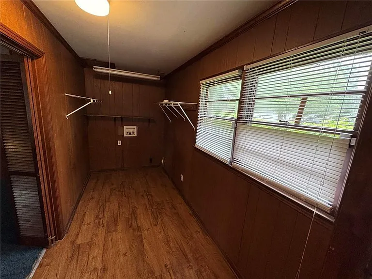 5855 Woodvale Dr — Photo 22