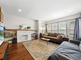 3300 W Belle Plaine Ave APT 2, Chicago, IL 60618
