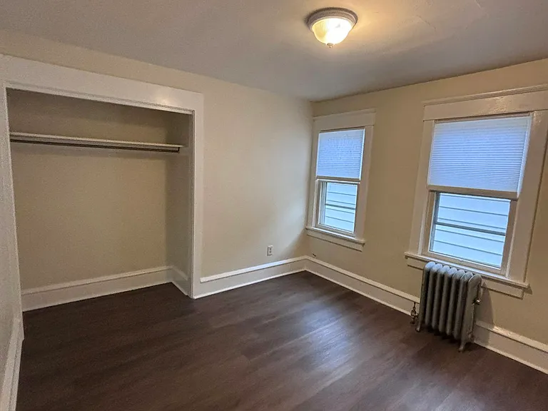 365 N Maple Ave — Photo 6