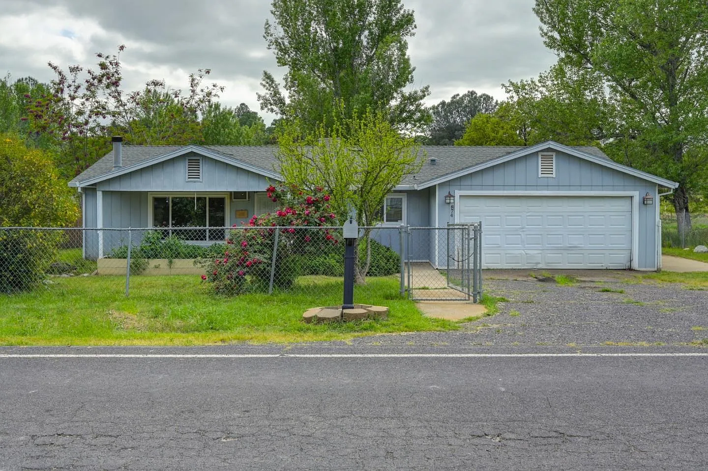874 Feather Dr photo 1