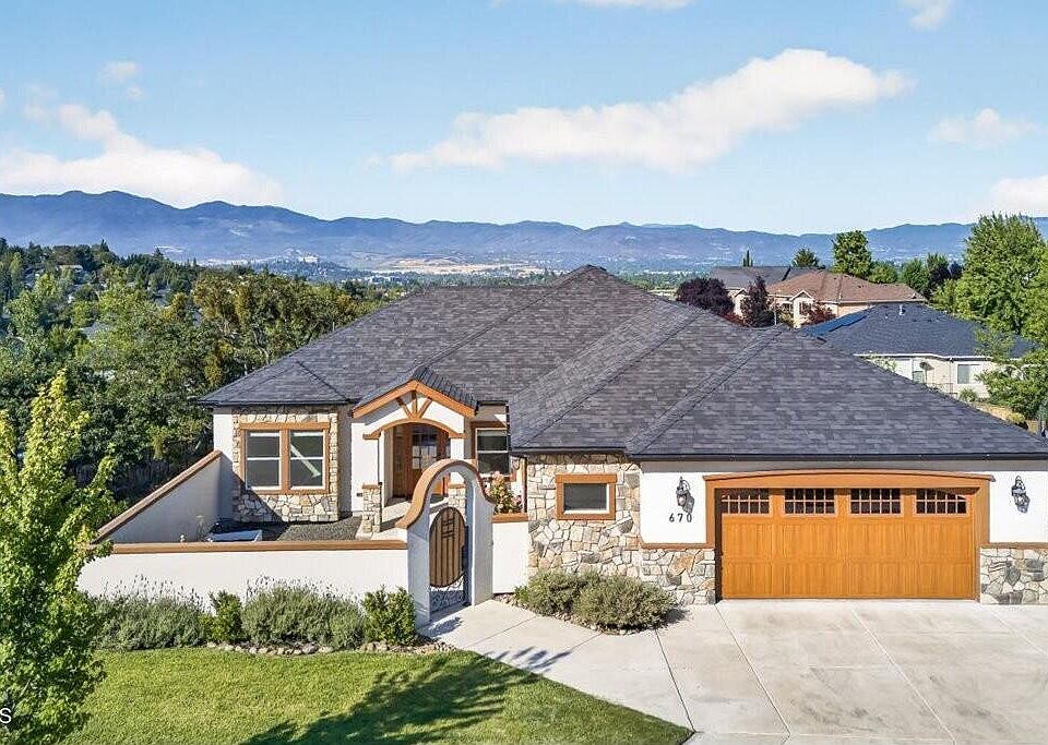 1st image of 670 Forest Ridge Dr