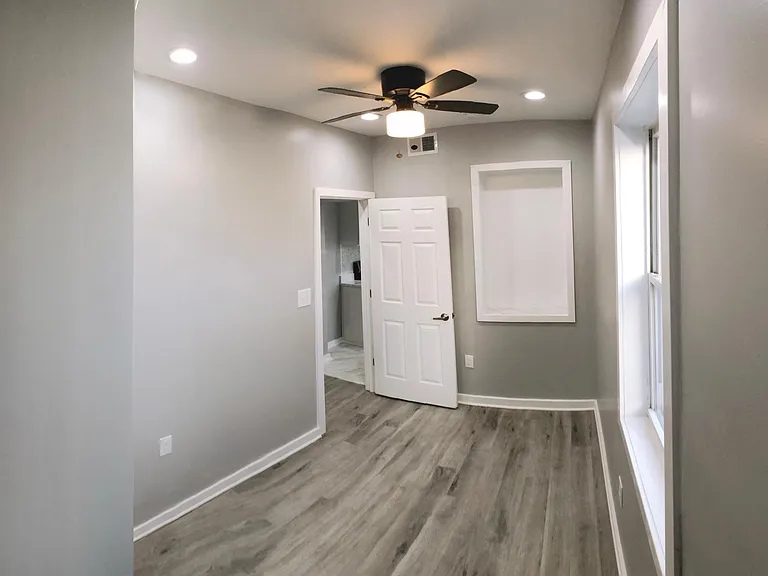 1402 Carroll St #2 — Photo 16