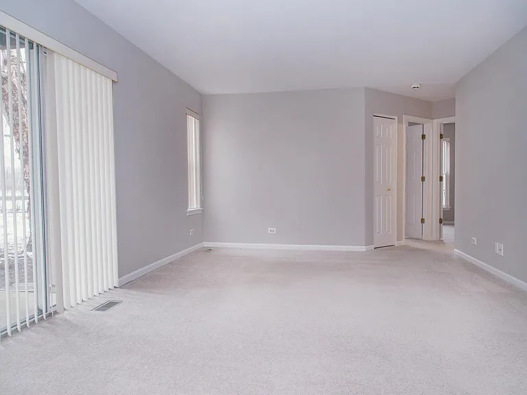 251 Old Oak Ct W — Photo 11