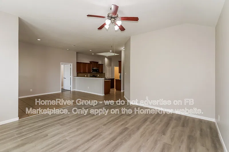 3 bed, 2.0 bath, 1844 sqft, $2,295 — Photo 3