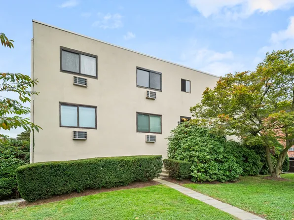 737 Cove Road #D2, Stamford, CT 06902