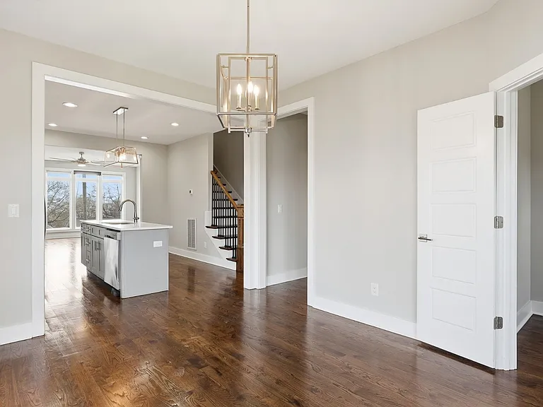 1263 N Avondale Cir — Photo 30