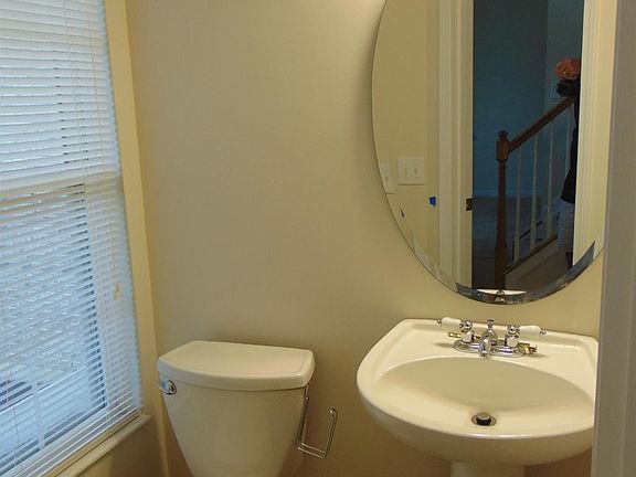 4th image of 6425 Hughes Glen Ct