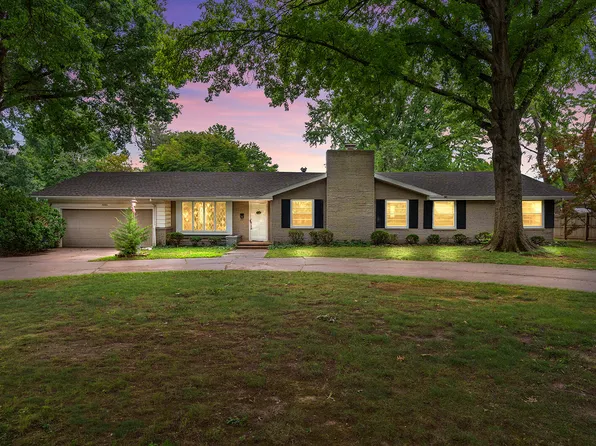 2266 S Meadowview Avenue, Springfield, MO 65804