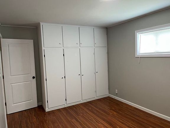 3rd image of 918 N Urbana Ave
