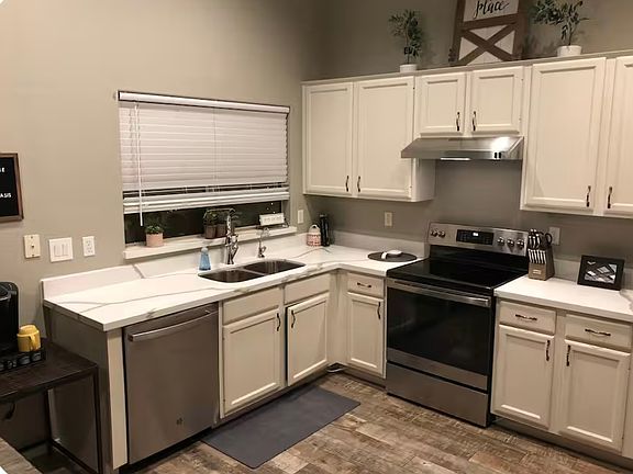 3rd image of 2820 S Esmeralda Cir