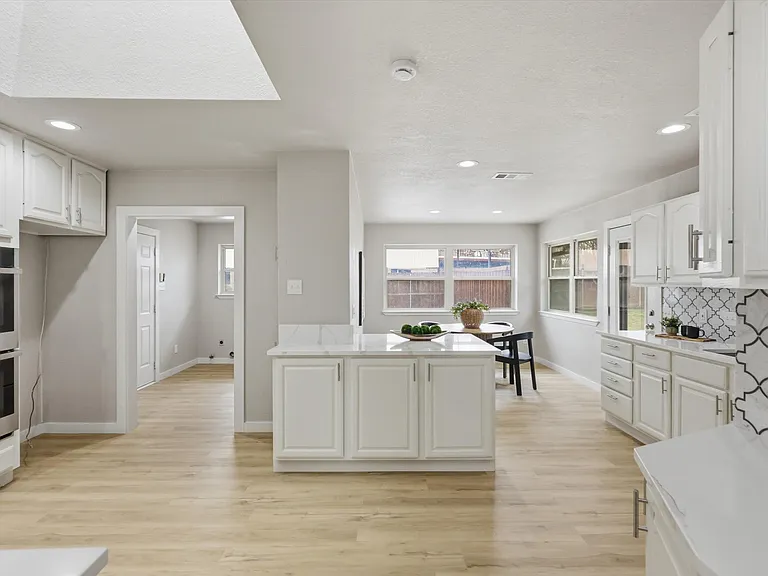 3716 Sweetbriar Ln — Photo 14