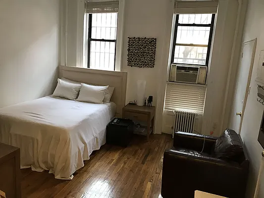 Rented by ARNOLD S GUMOWITZ, LREB | media 2