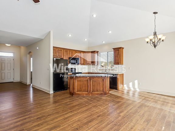 4th image of 11707-11709 Summerfield St