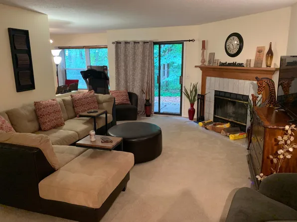 15545 26th Ave N APT A, Plymouth, MN 55447
