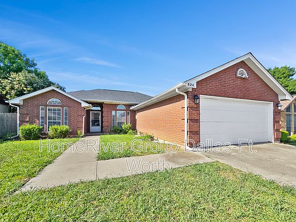 3rd image of 824 Carrington Dr