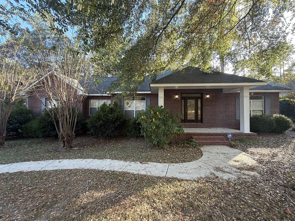 11 Zachary Dr